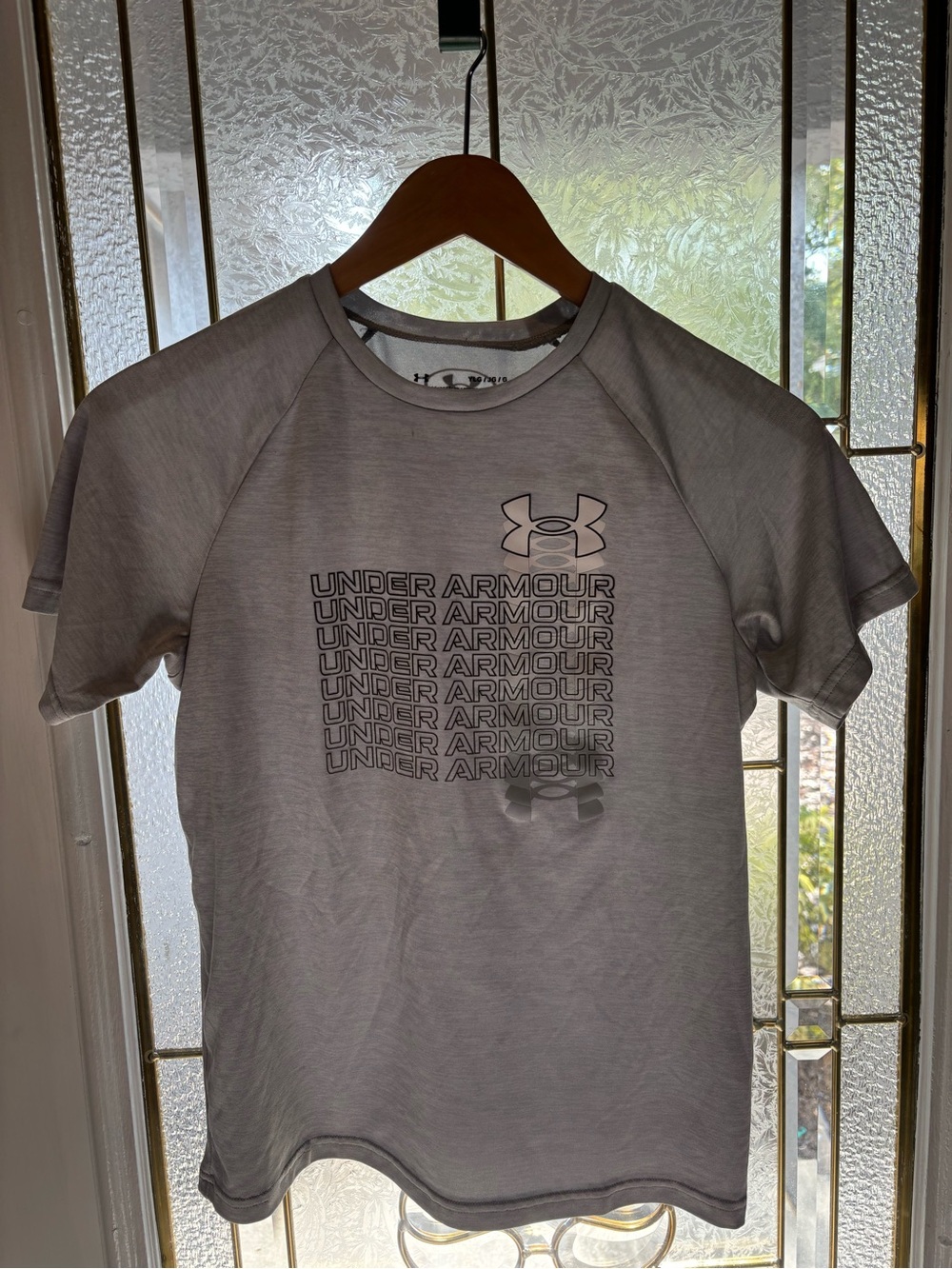 Under Armour Men’s Light Gray Logo Graphic Short Sleeve Tee